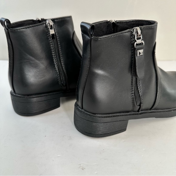 Women Black Boots with Side Zippers, Size: CN 37 (fits US 5.5) - Picture 6 of 10
